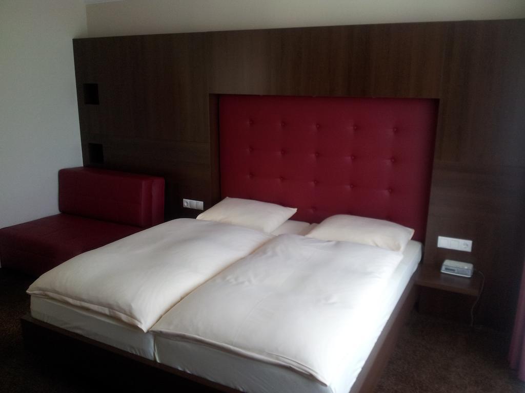 Hotel Villa Am Rhein Андернах Стая снимка