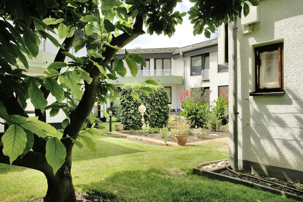 Hotel Villa Am Rhein Андернах Екстериор снимка